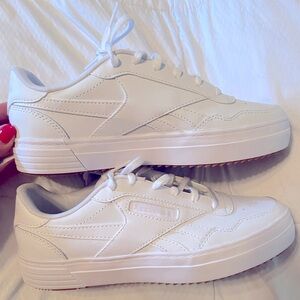 Reebok White Sneakers Womens size 6